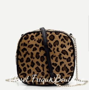 Only 2 LEFT 👜 Leopard Print Crossbody Bag 👜